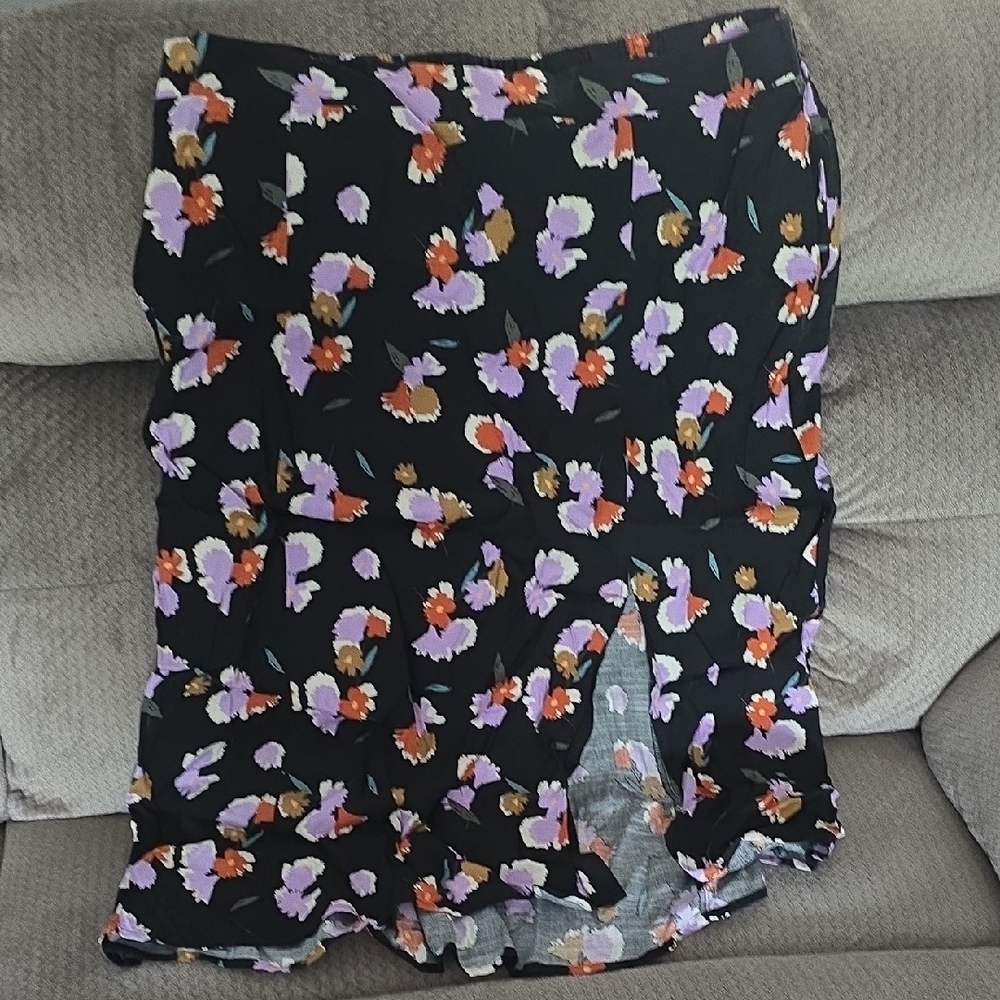 Ava & Viv Black Floral Pencil Skirt